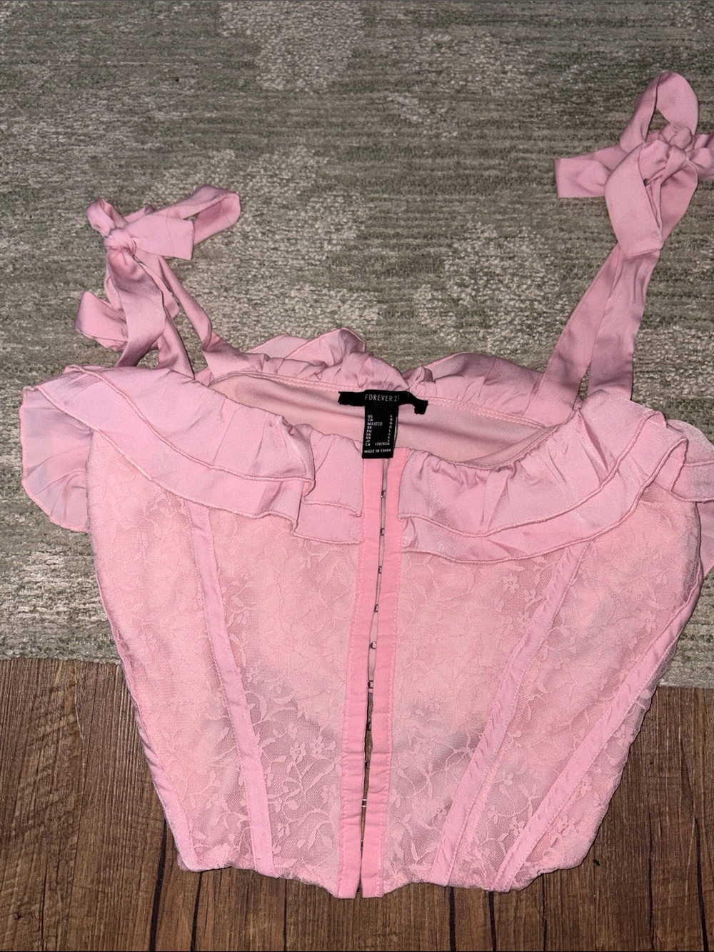 DEAD STOCK🎀💗 Forever 21 Light Pink Lace Ruffle Tie-Shoulder Bustier